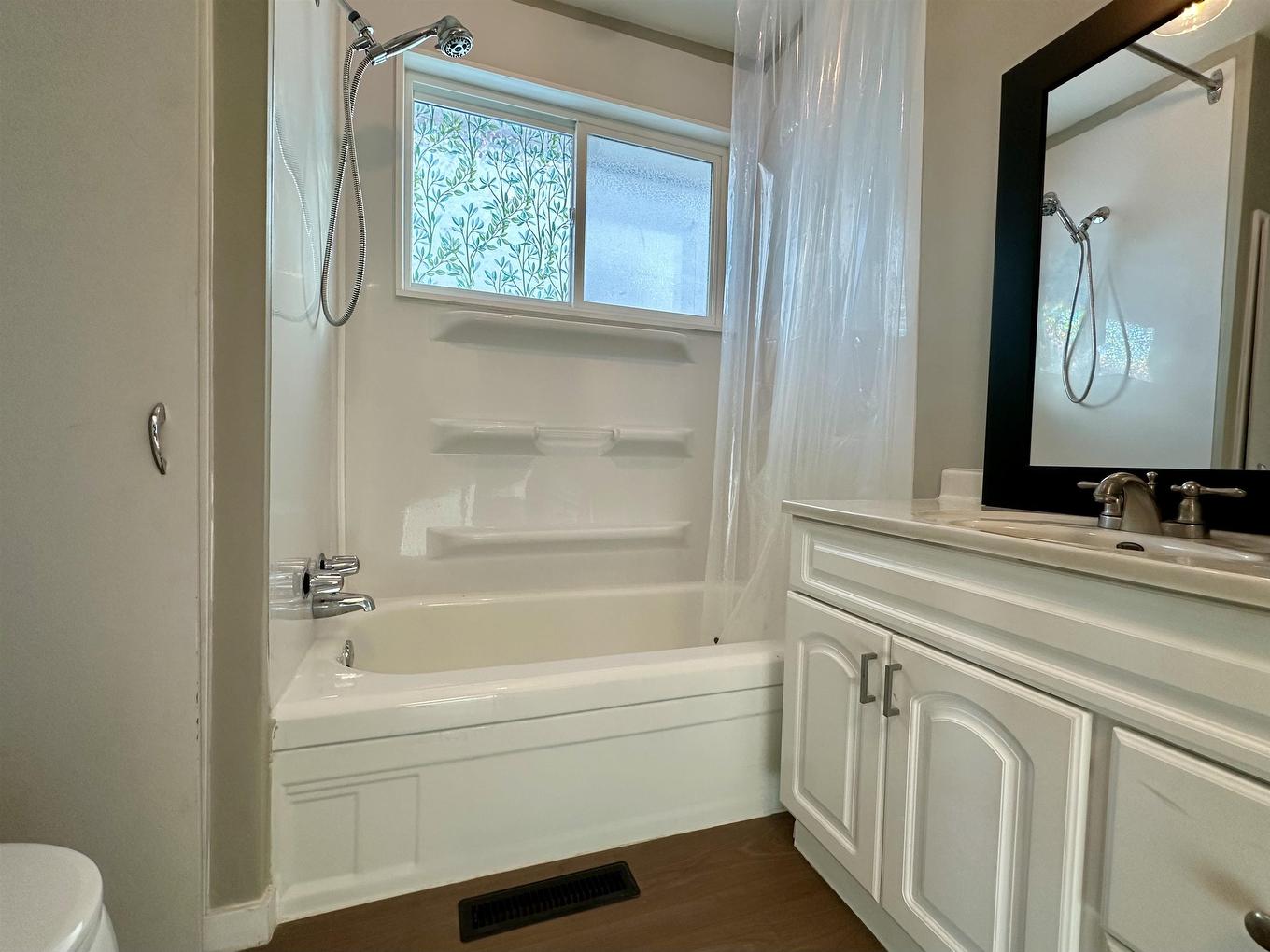 1102 Scott Street, Fort Frances, ON - Indoor Photo Showing Bathroom