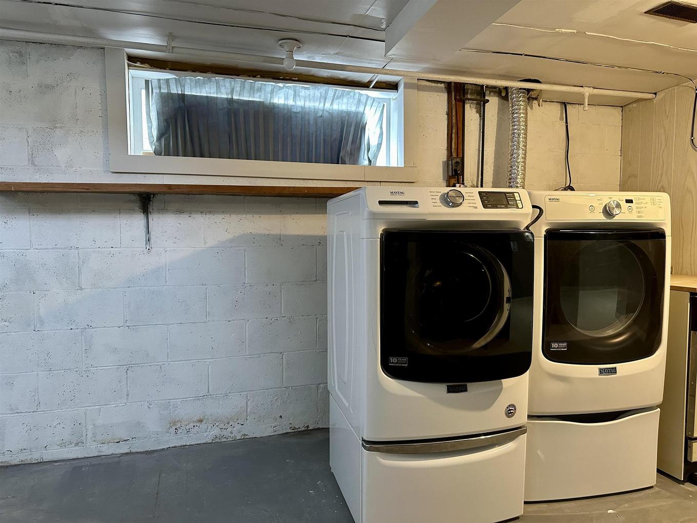 1102 Scott Street, Fort Frances, ON - Indoor Photo Showing Laundry Room