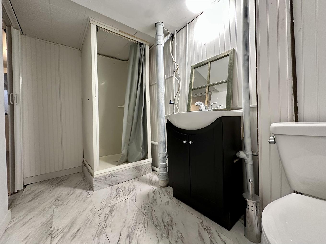 1102 Scott Street, Fort Frances, ON - Indoor Photo Showing Bathroom