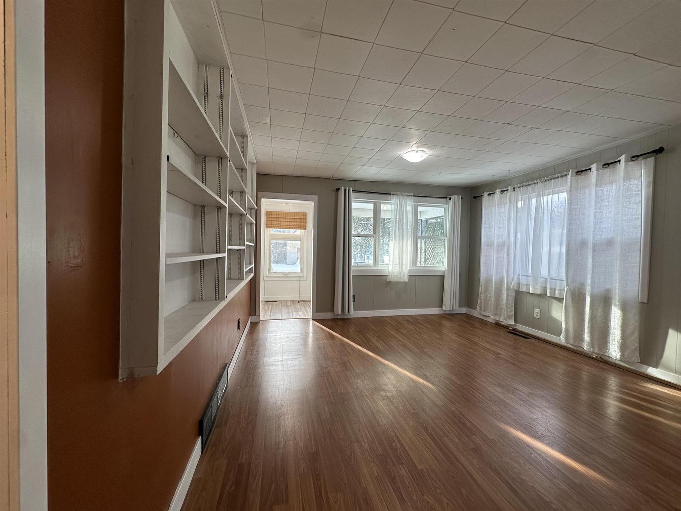 1102 Scott Street, Fort Frances, ON - Indoor Photo Showing Other Room