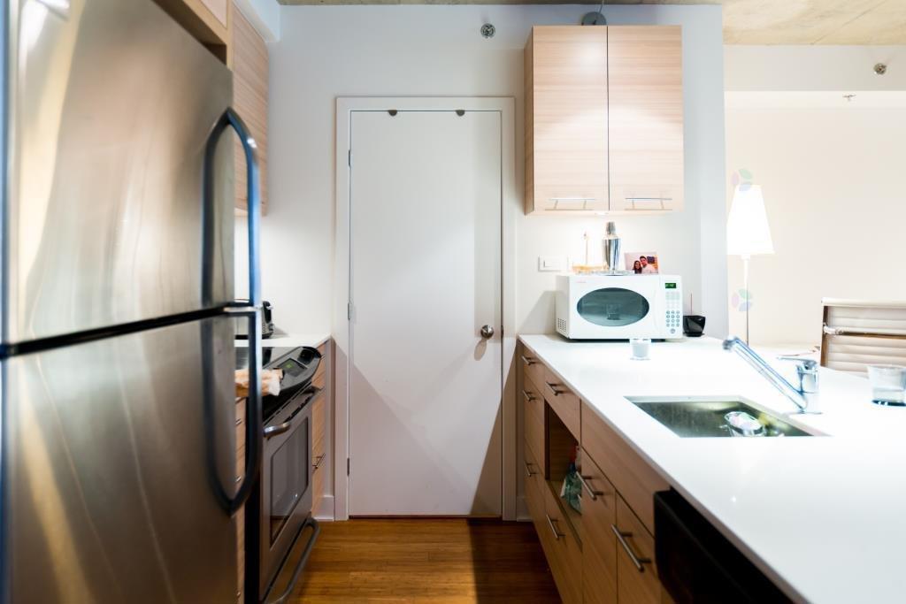 Cuisine - 529-1414 Rue Chomedey, Montréal (Ville-Marie), QC - Indoor Photo Showing Kitchen