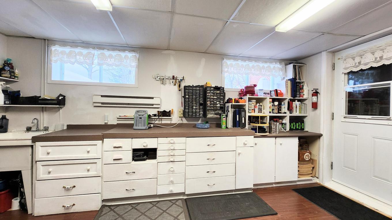 Atelier - 621 Boul. Robitaille, Notre-Dame-Du-Mont-Carmel, QC - Indoor