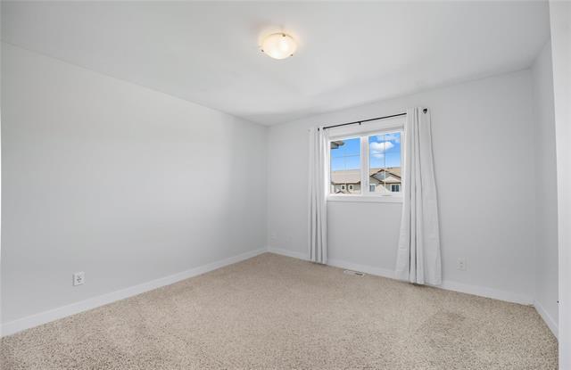 8 Landsbury Te, Niverville, MB