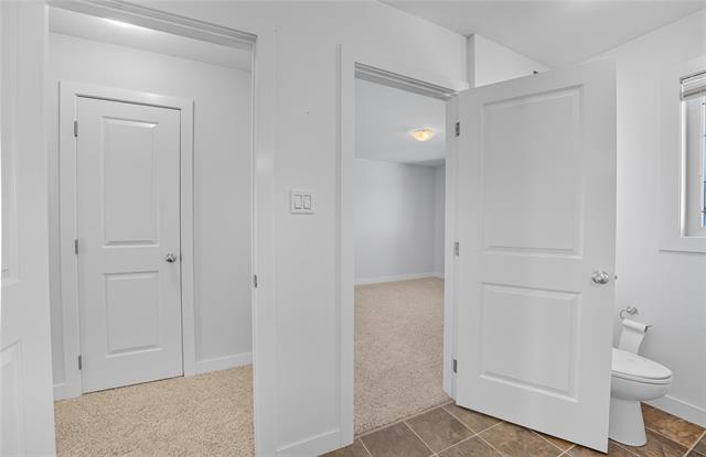 8 Landsbury Te, Niverville, MB