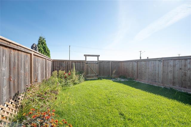 8 Landsbury Te, Niverville, MB