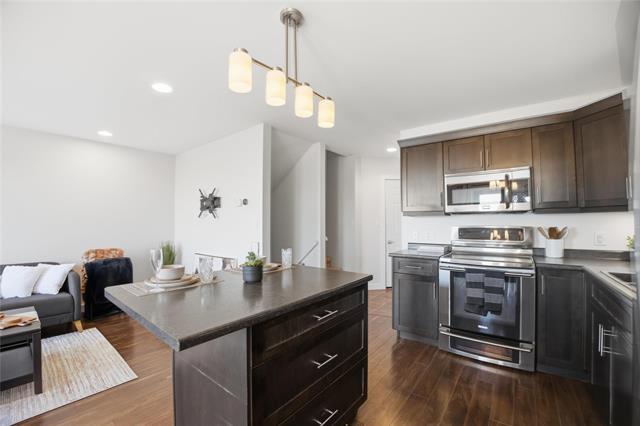 8 Landsbury Te, Niverville, MB