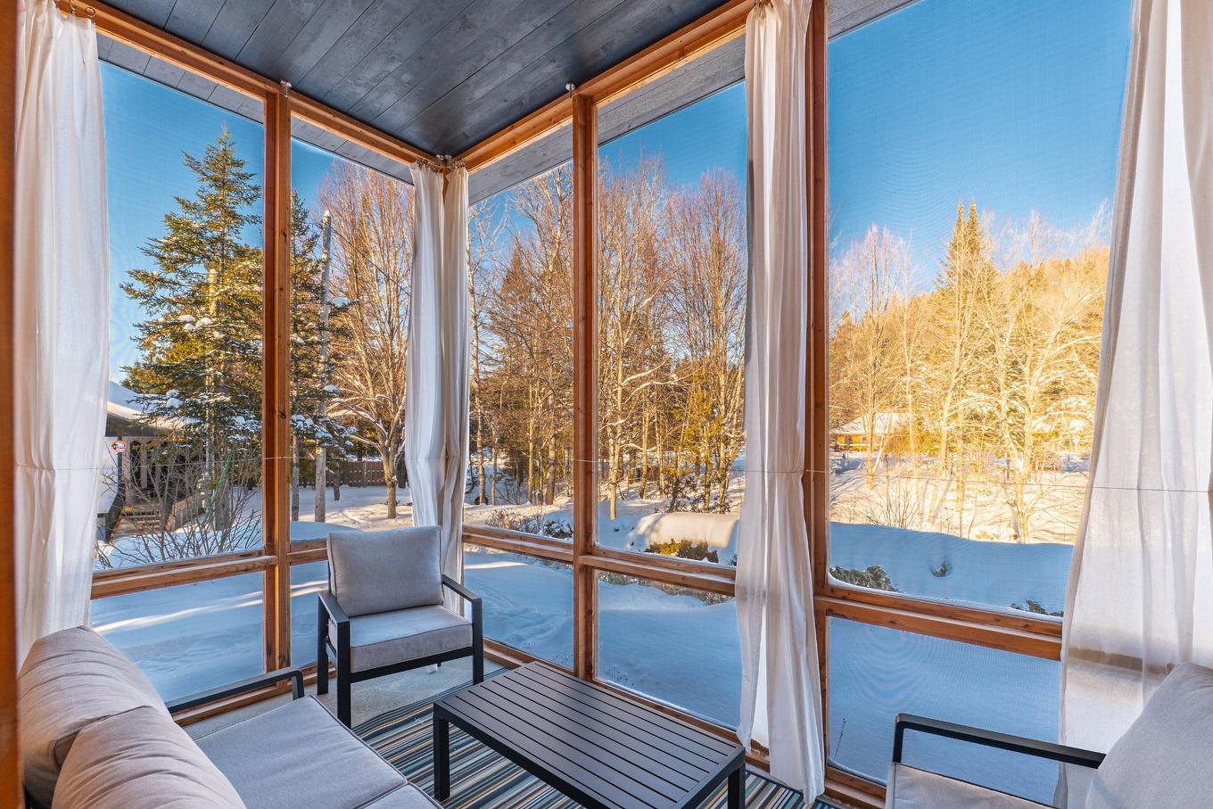 Veranda - 1735 - 1737 Ch. De La Gare, Val-Morin, QC - Photo Showing Other Room