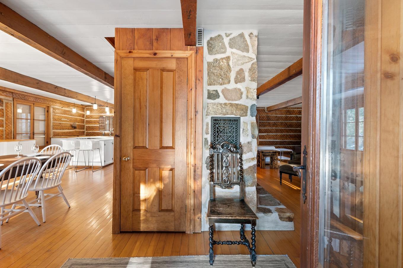 Exterior entrance - 1735 - 1737 Ch. De La Gare, Val-Morin, QC - Indoor Photo Showing Other Room