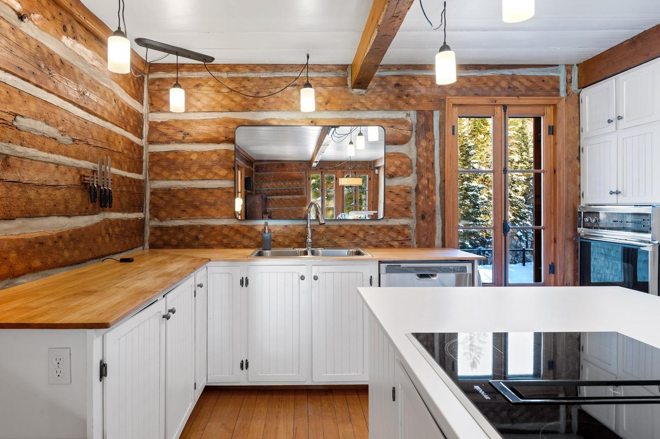 Kitchen - 1735 - 1737 Ch. De La Gare, Val-Morin, QC - Indoor Photo Showing Kitchen With Double Sink