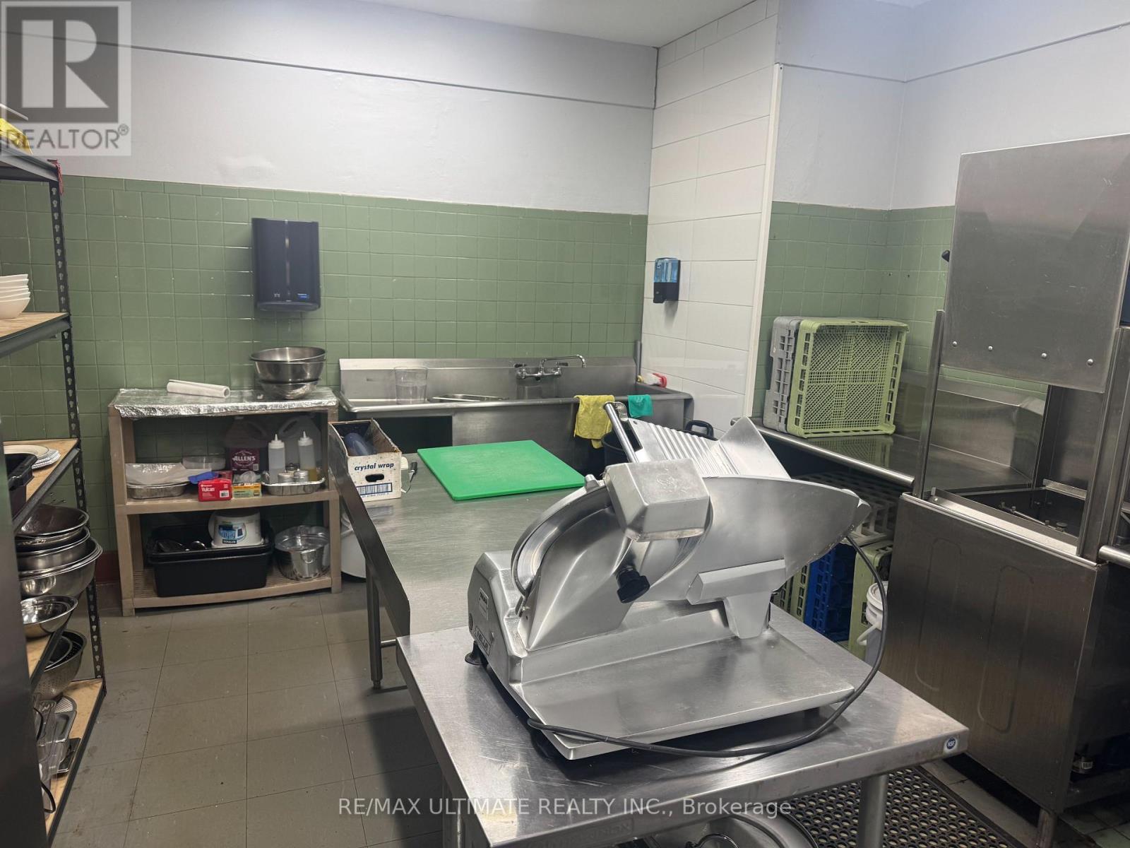 6 - 385 The West Mall, Toronto, ON