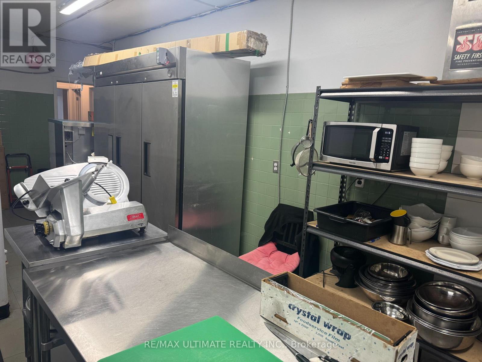 6 - 385 The West Mall, Toronto, ON