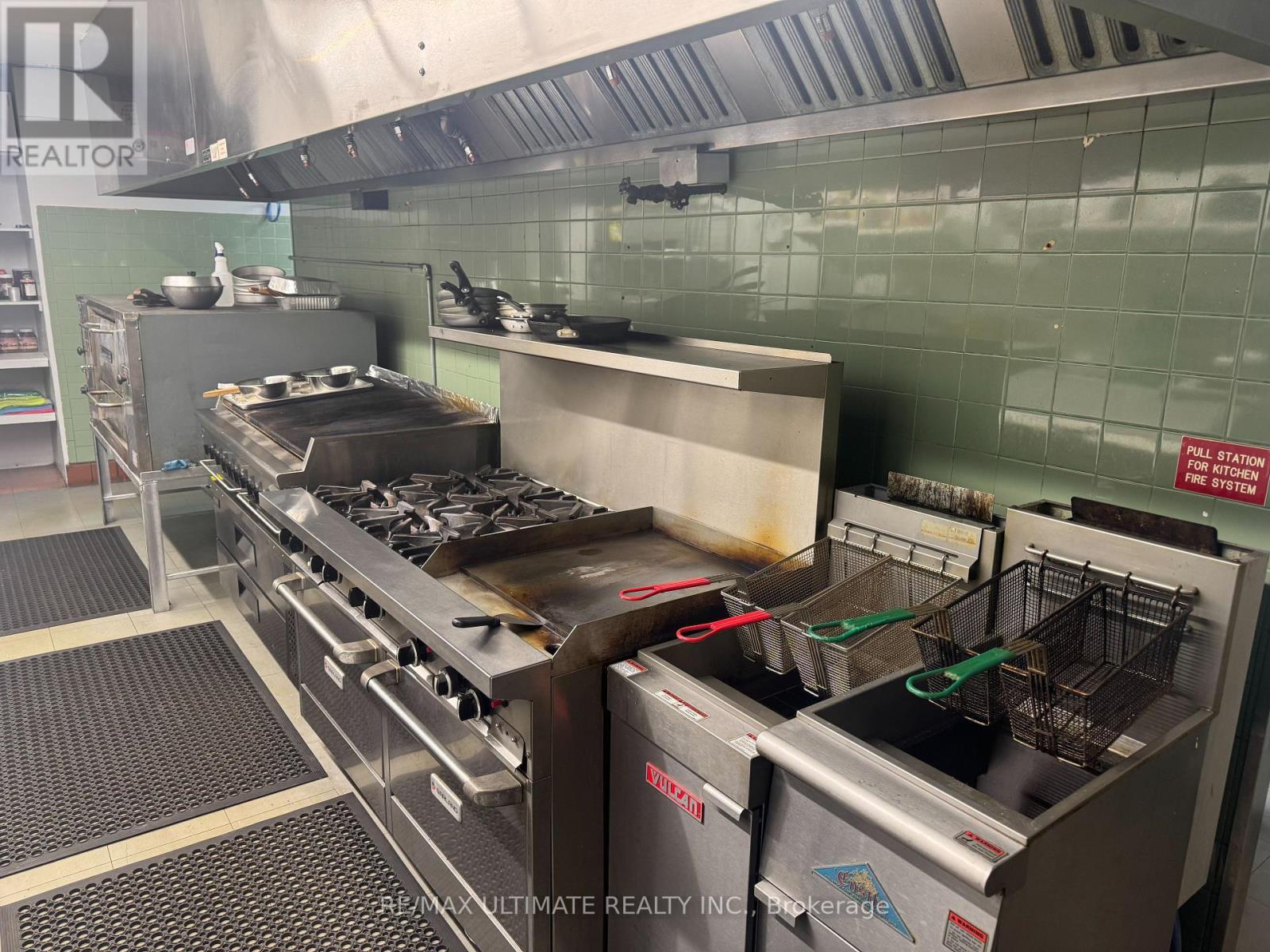 6 - 385 The West Mall, Toronto, ON