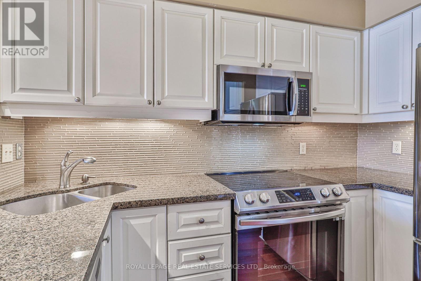 512 - 2267 Lake Shore Boulevard W, Toronto, ON