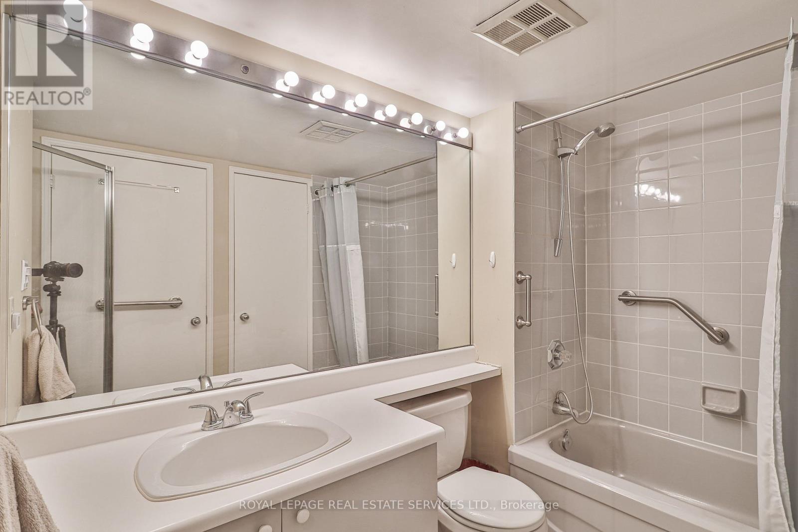 512 - 2267 Lake Shore Boulevard W, Toronto, ON