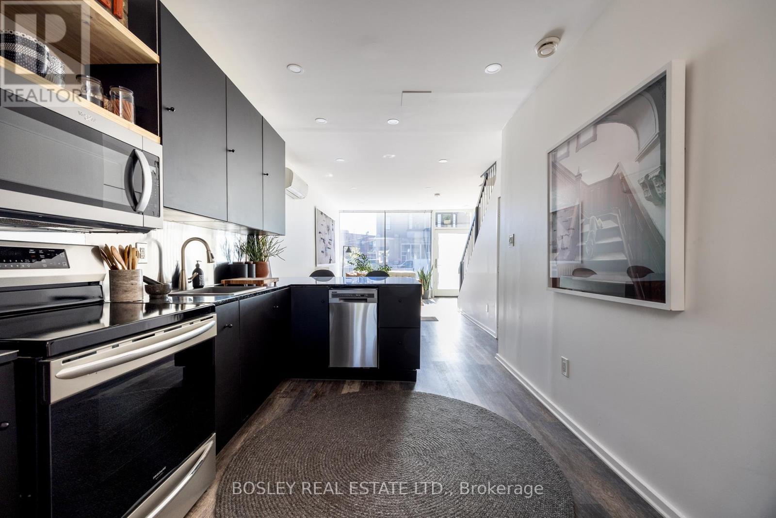 1007 Weston Road, Toronto, ON - Indoor Photo Showing Kitchen With Upgraded Kitchen
