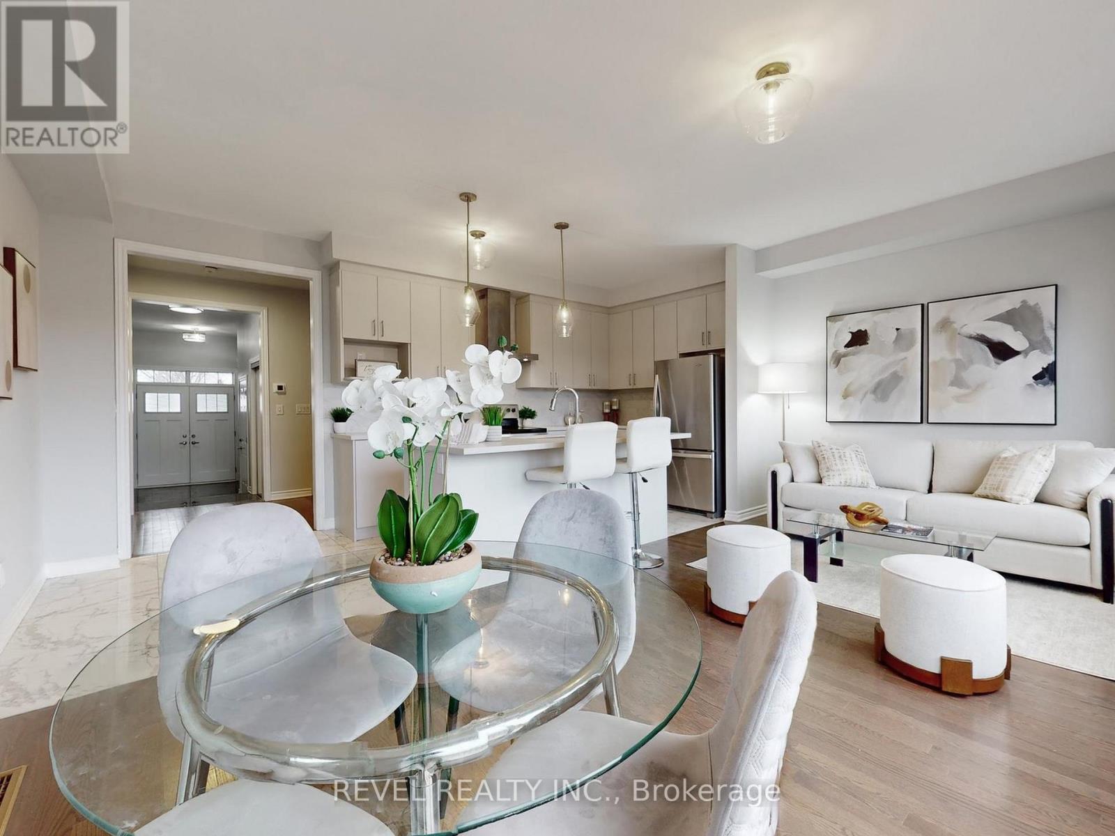 4 Paradise Way, Whitby (Rolling Acres), ON - Indoor