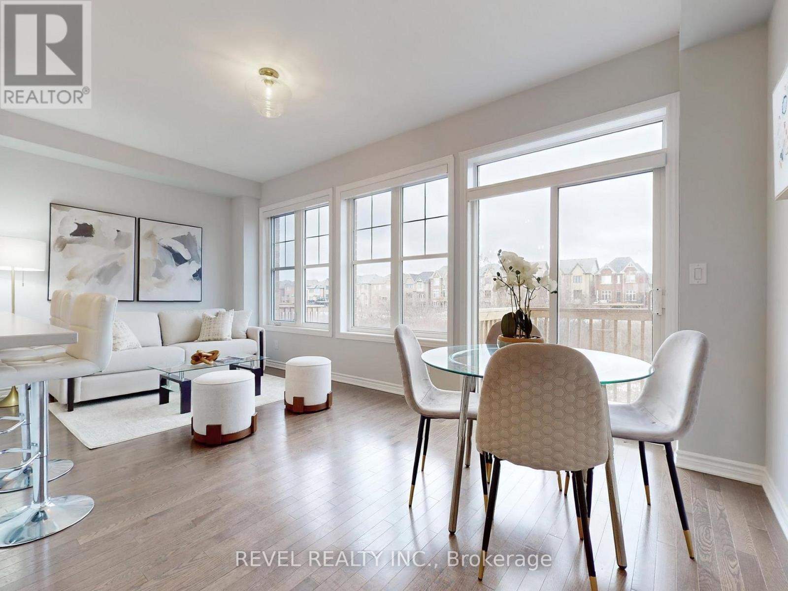 4 Paradise Way, Whitby (Rolling Acres), ON - Indoor Photo Showing Dining Room