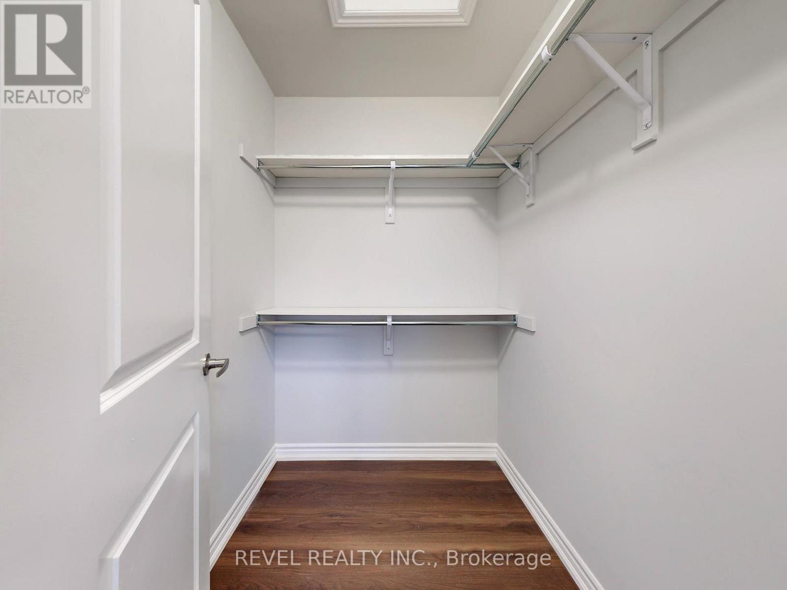 4 Paradise Way, Whitby (Rolling Acres), ON - Indoor With Storage