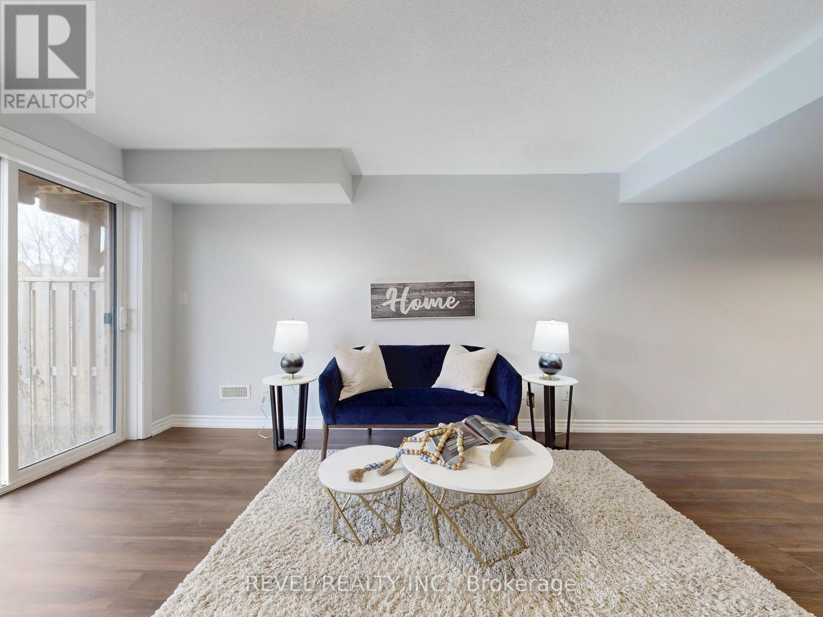 4 Paradise Way, Whitby (Rolling Acres), ON - Indoor