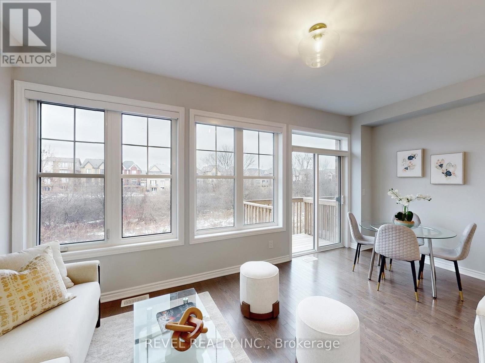 4 Paradise Way, Whitby (Rolling Acres), ON - Indoor