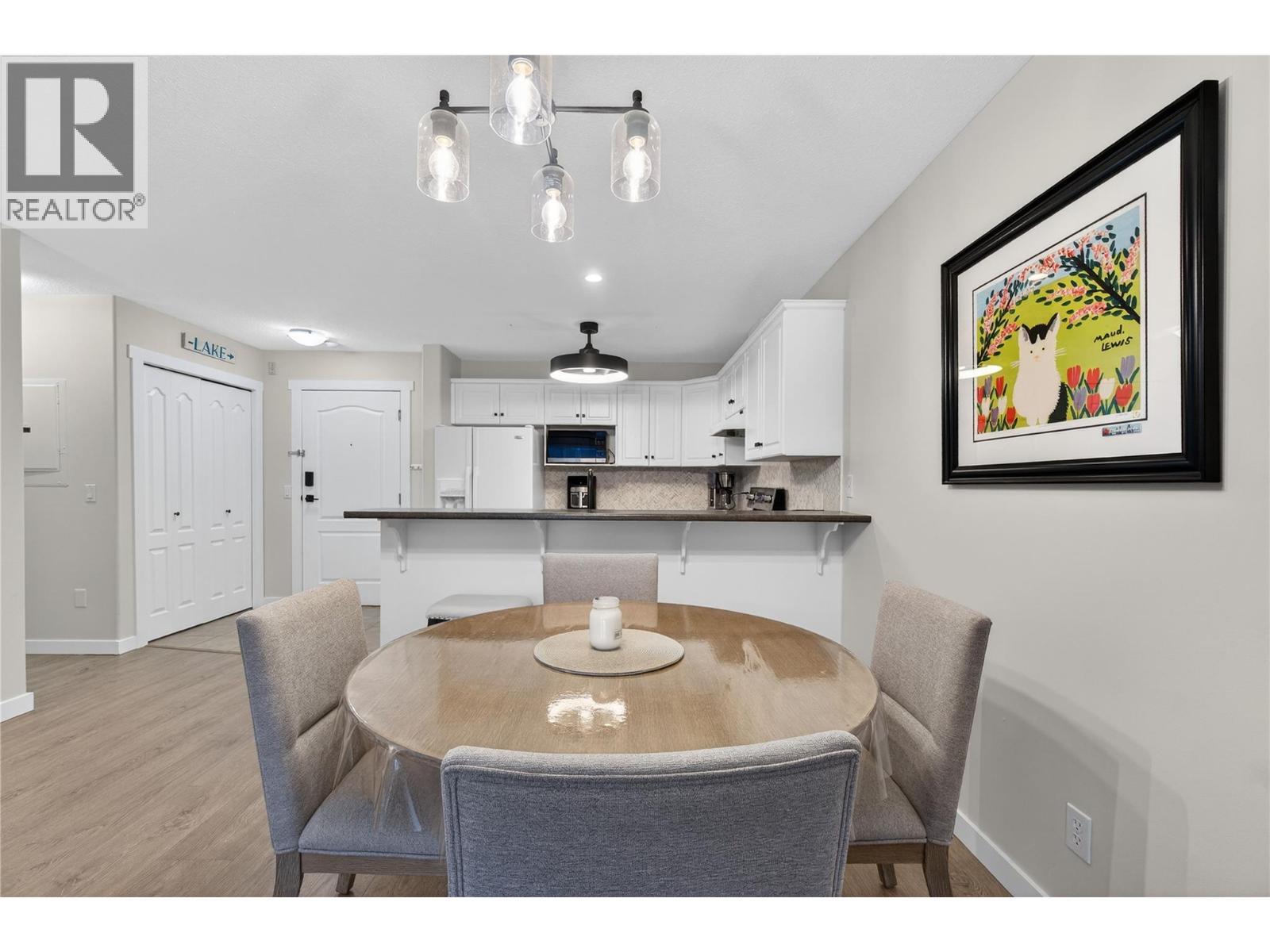 1002 Riverside Avenue Unit# 206, Sicamous, BC - Indoor Photo Showing Dining Room