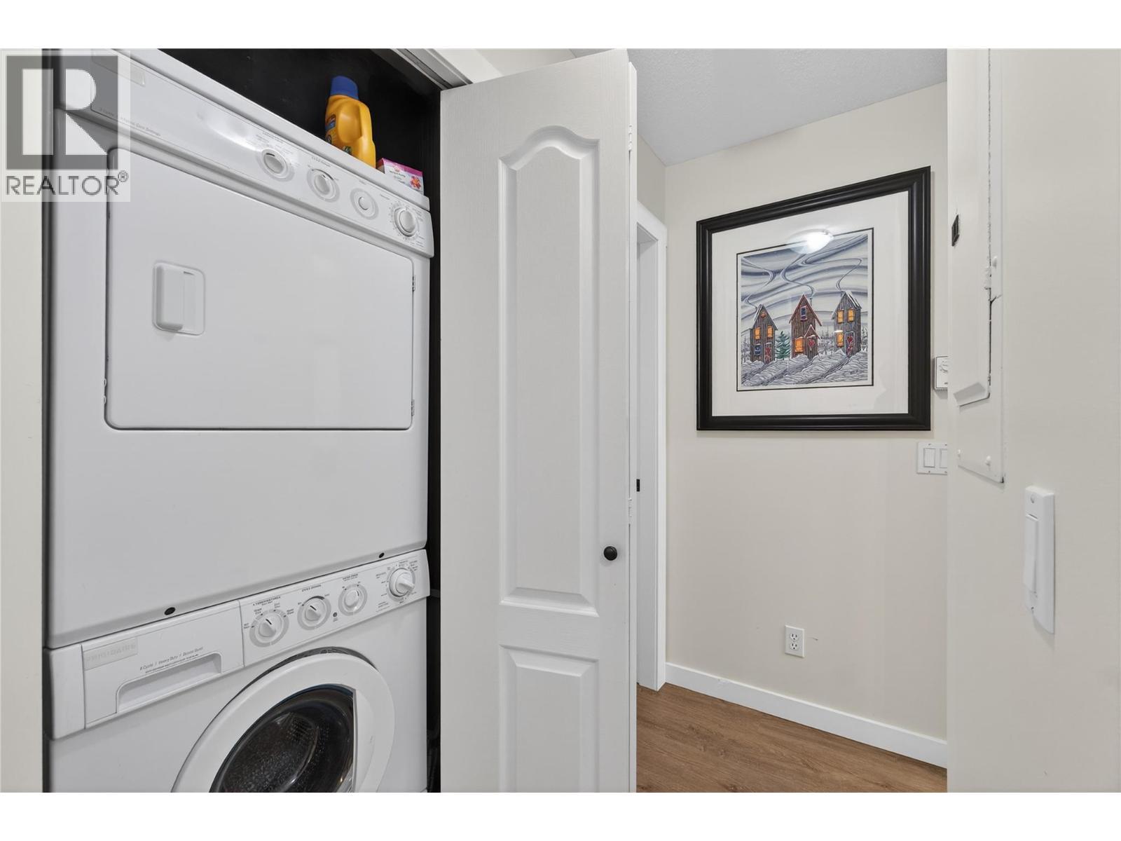1002 Riverside Avenue Unit# 206, Sicamous, BC - Indoor Photo Showing Laundry Room