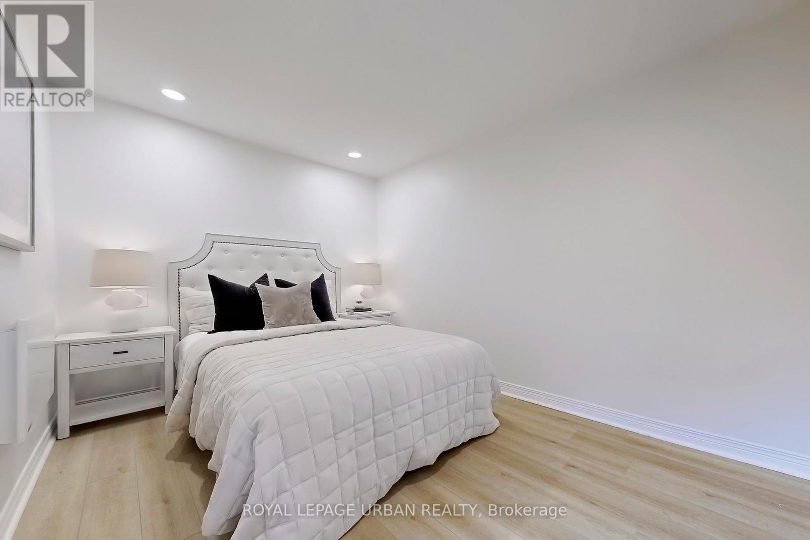 772 Richmond Street W, Toronto, ON