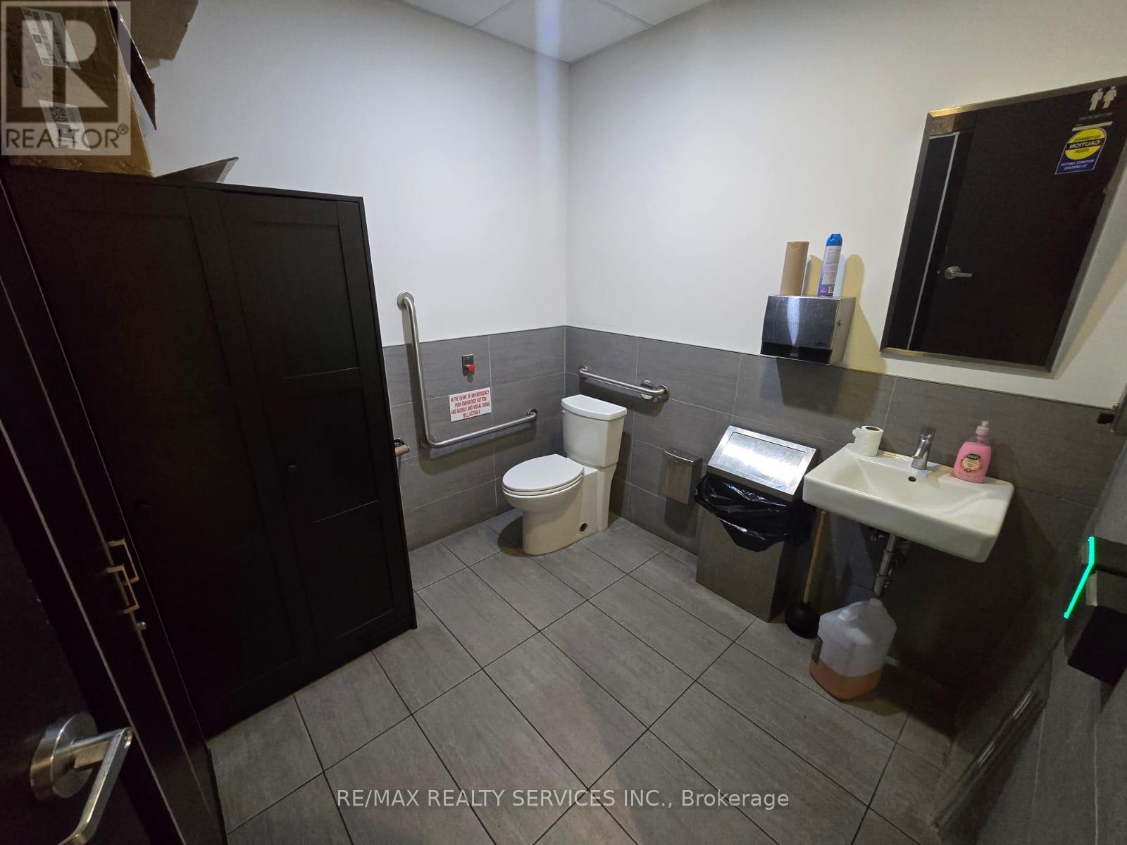 55 St Clair Avenue, Toronto, ON