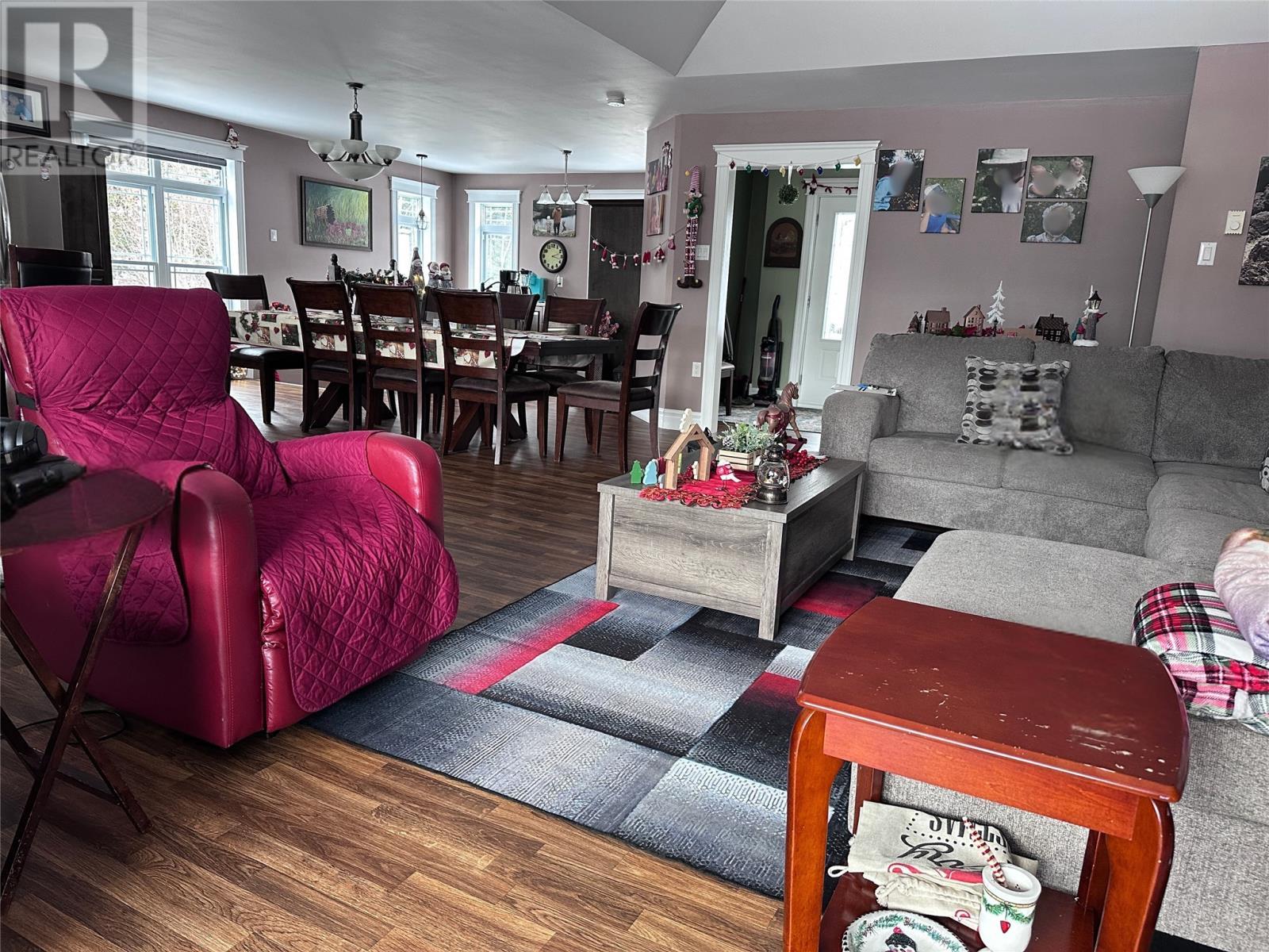 1 High Street, Middle Arm, NL - Indoor Photo Showing Living Room