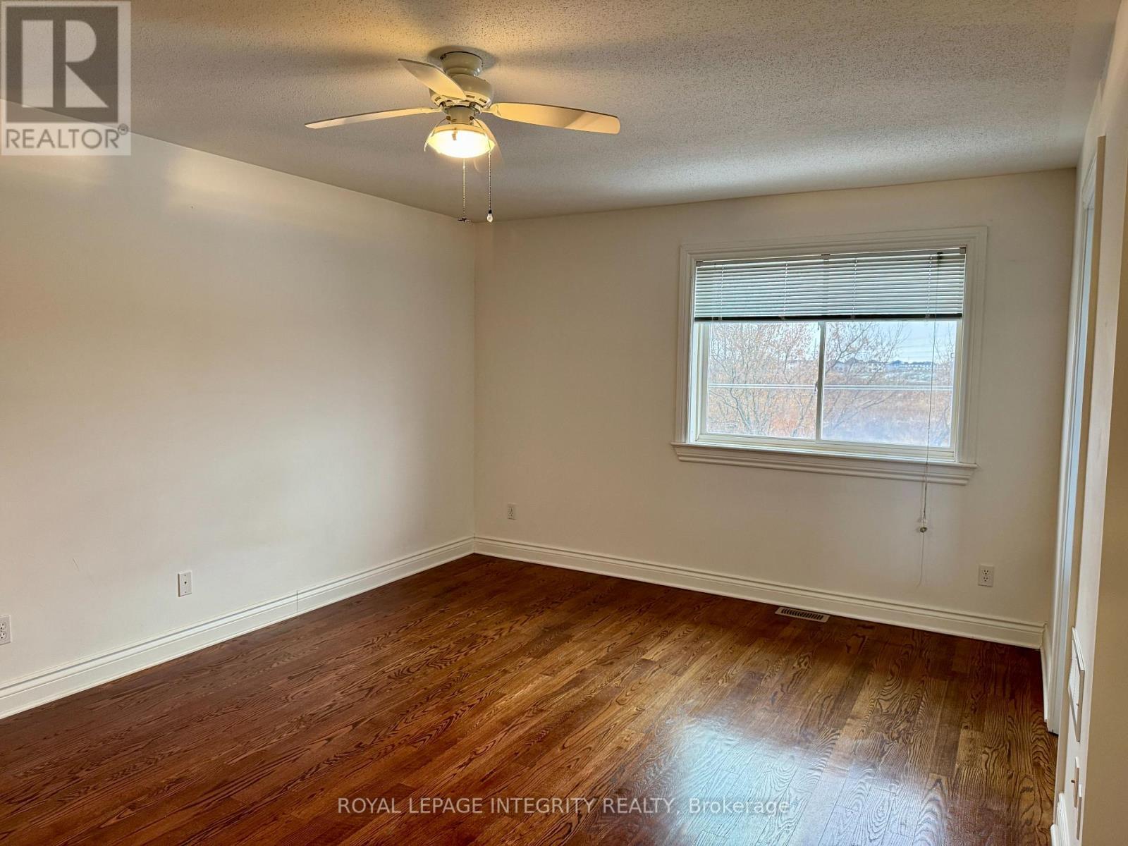72 Castle Glen Crescent E, Ottawa, ON - Indoor Photo Showing Other Room