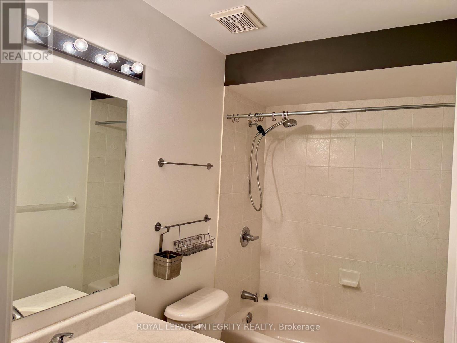72 Castle Glen Crescent E, Ottawa, ON - Indoor Photo Showing Bathroom