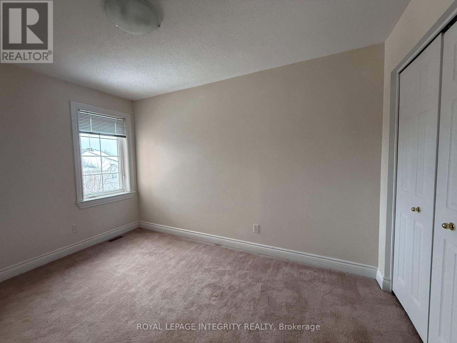 72 Castle Glen Crescent E, Ottawa, ON - Indoor Photo Showing Other Room