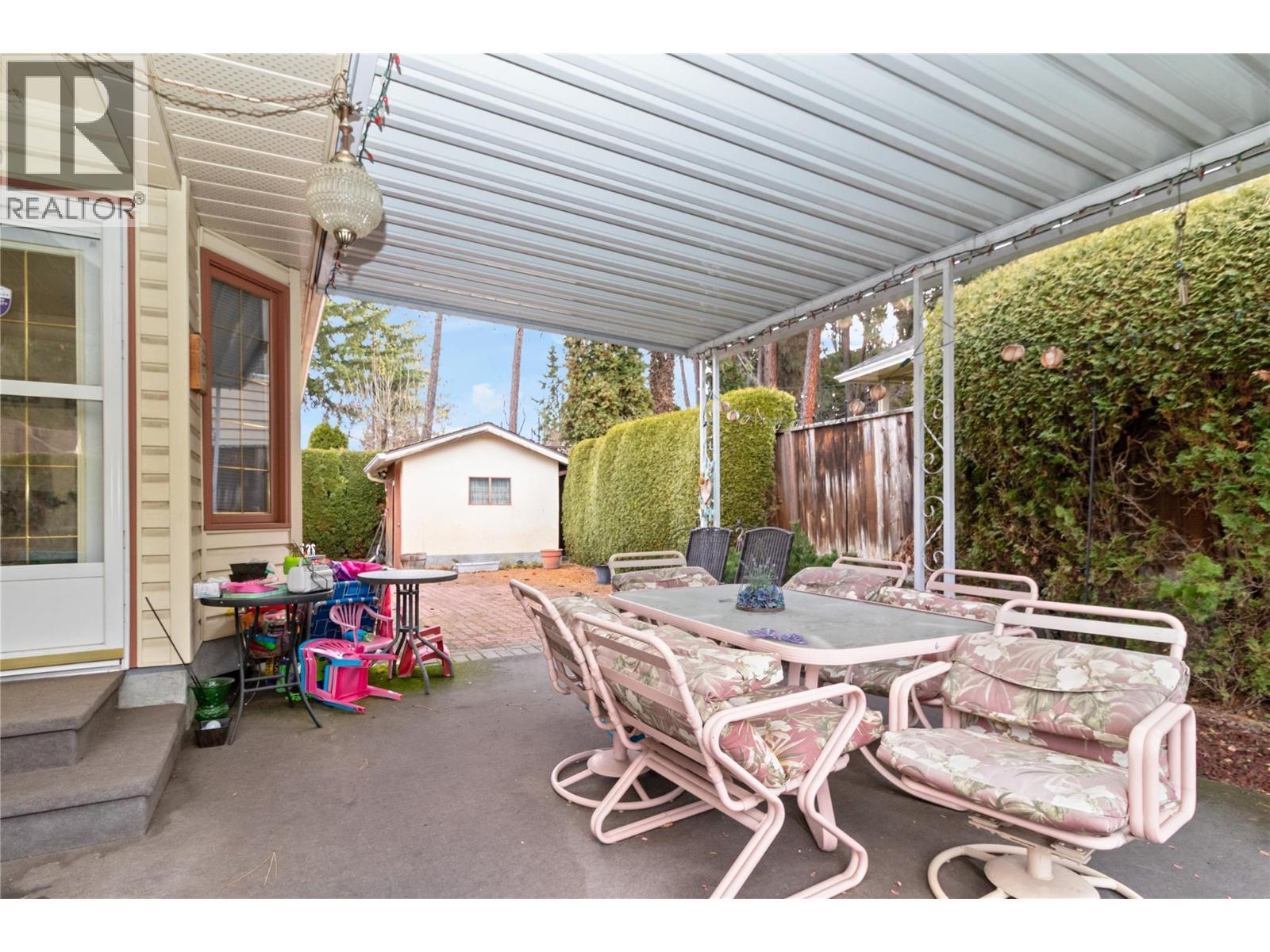 624 Cassiar Crescent, Kelowna, BC - Outdoor With Deck Patio Veranda With Exterior