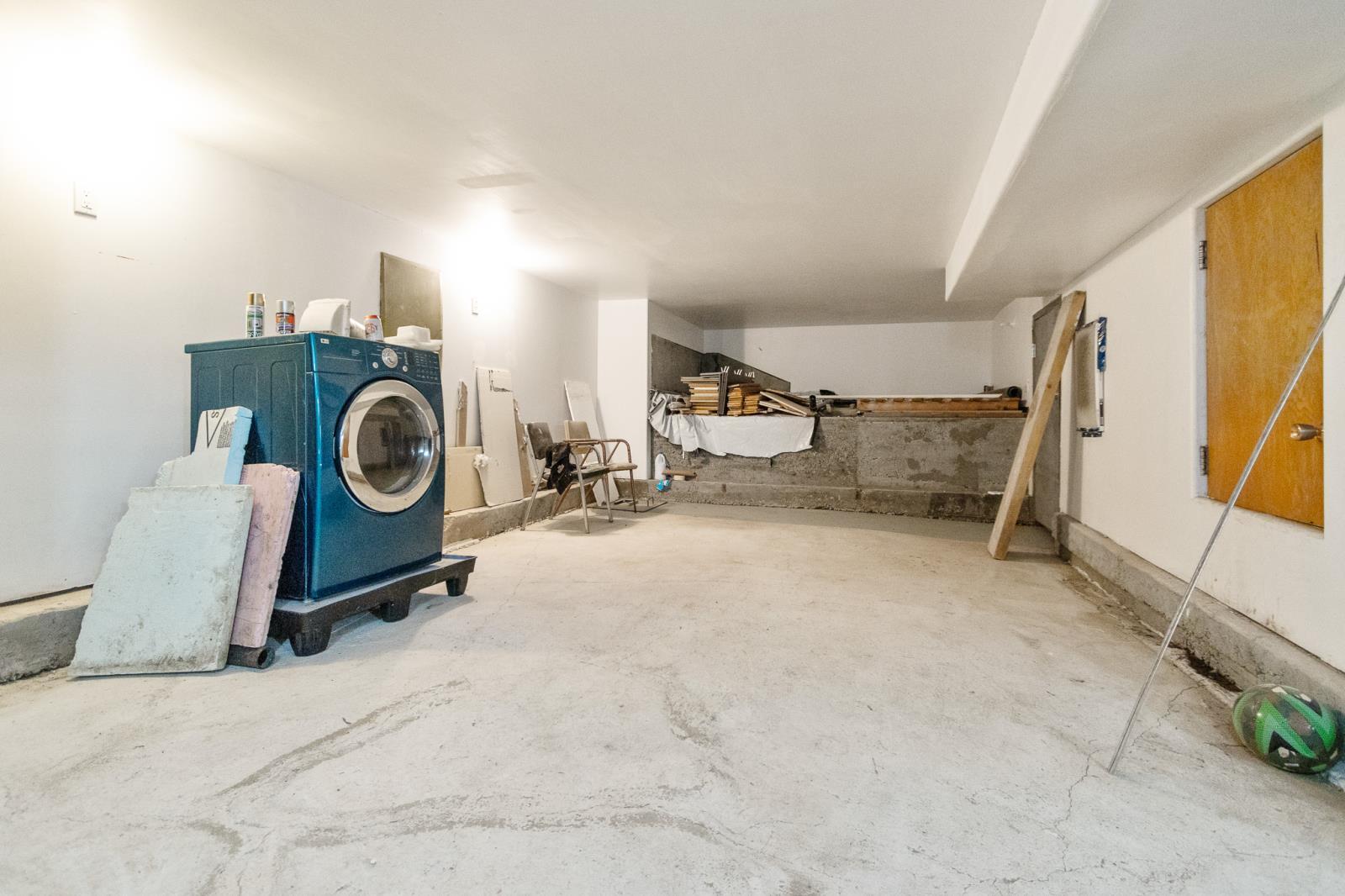 102 2 Avenue, Winfield, AB