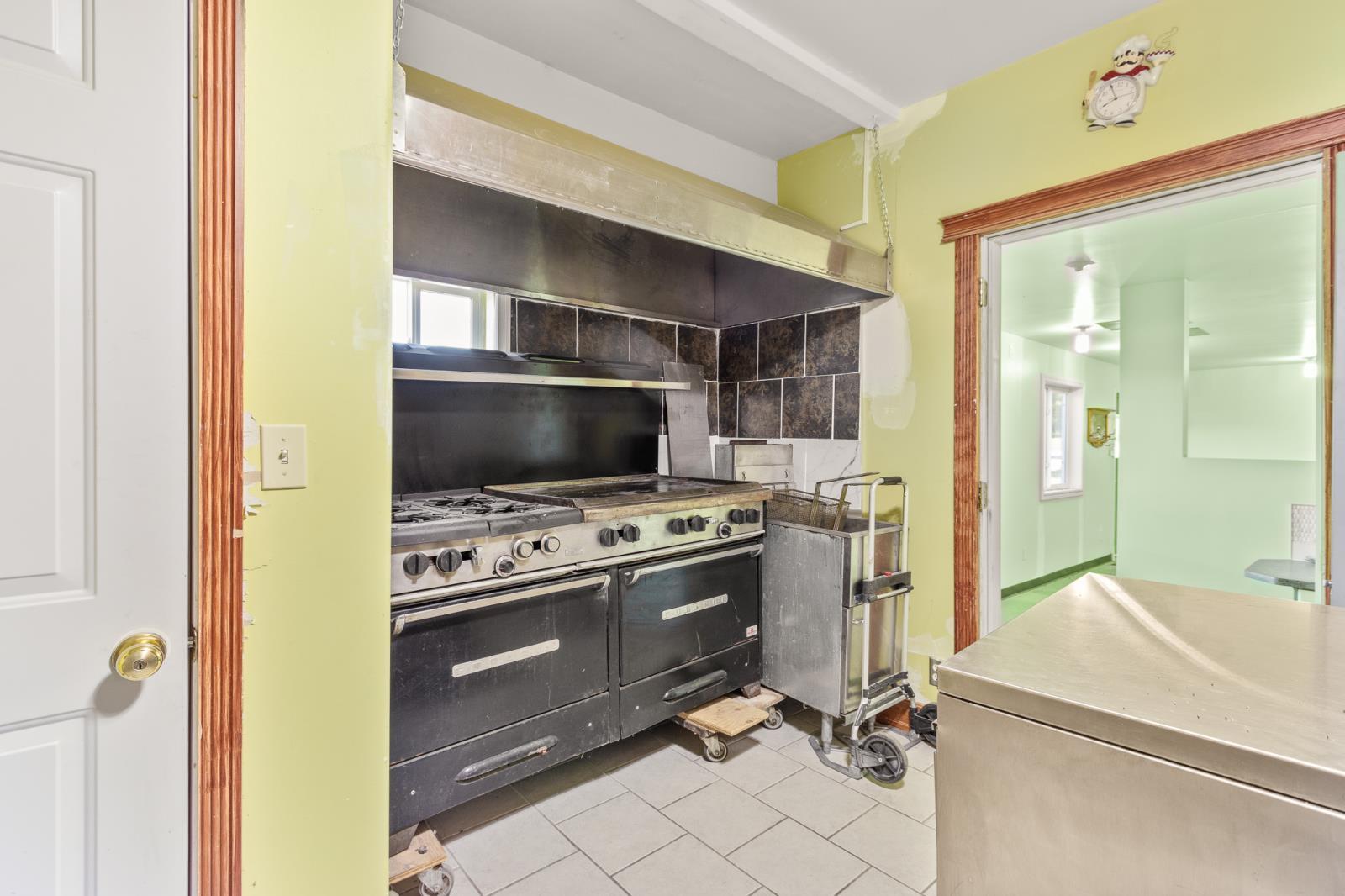 102 2 Avenue, Winfield, AB