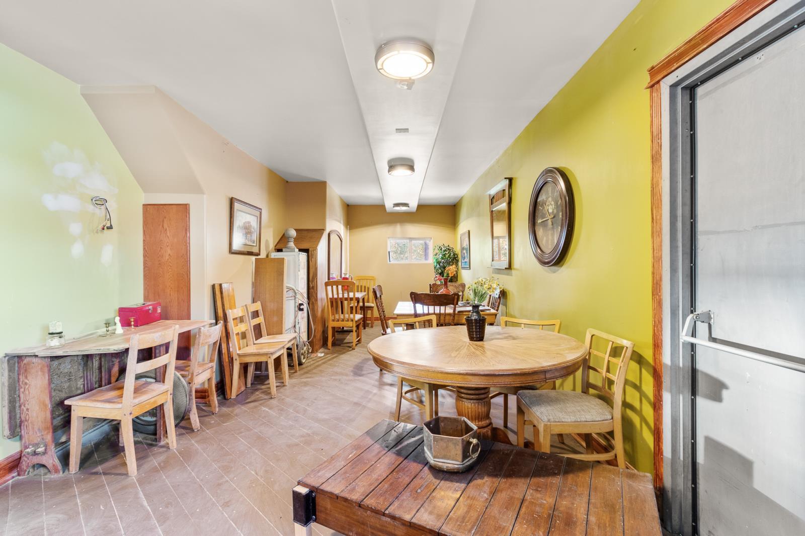 102 2 Avenue, Winfield, AB