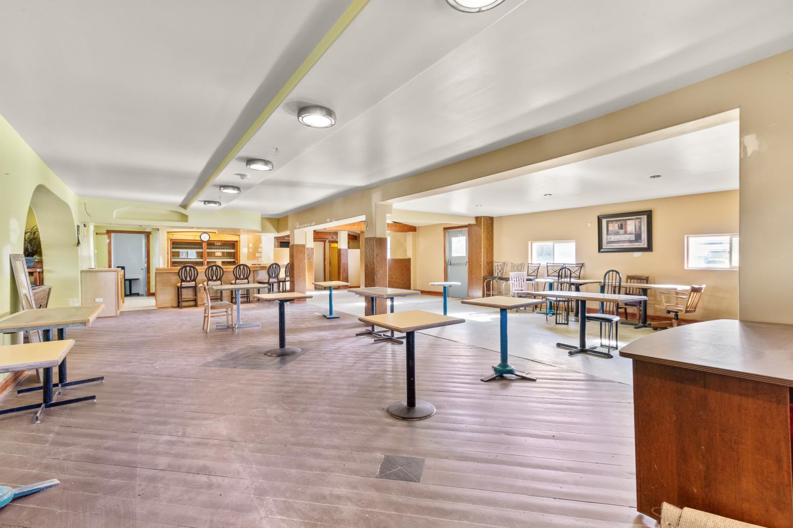 102 2 Avenue, Winfield, AB