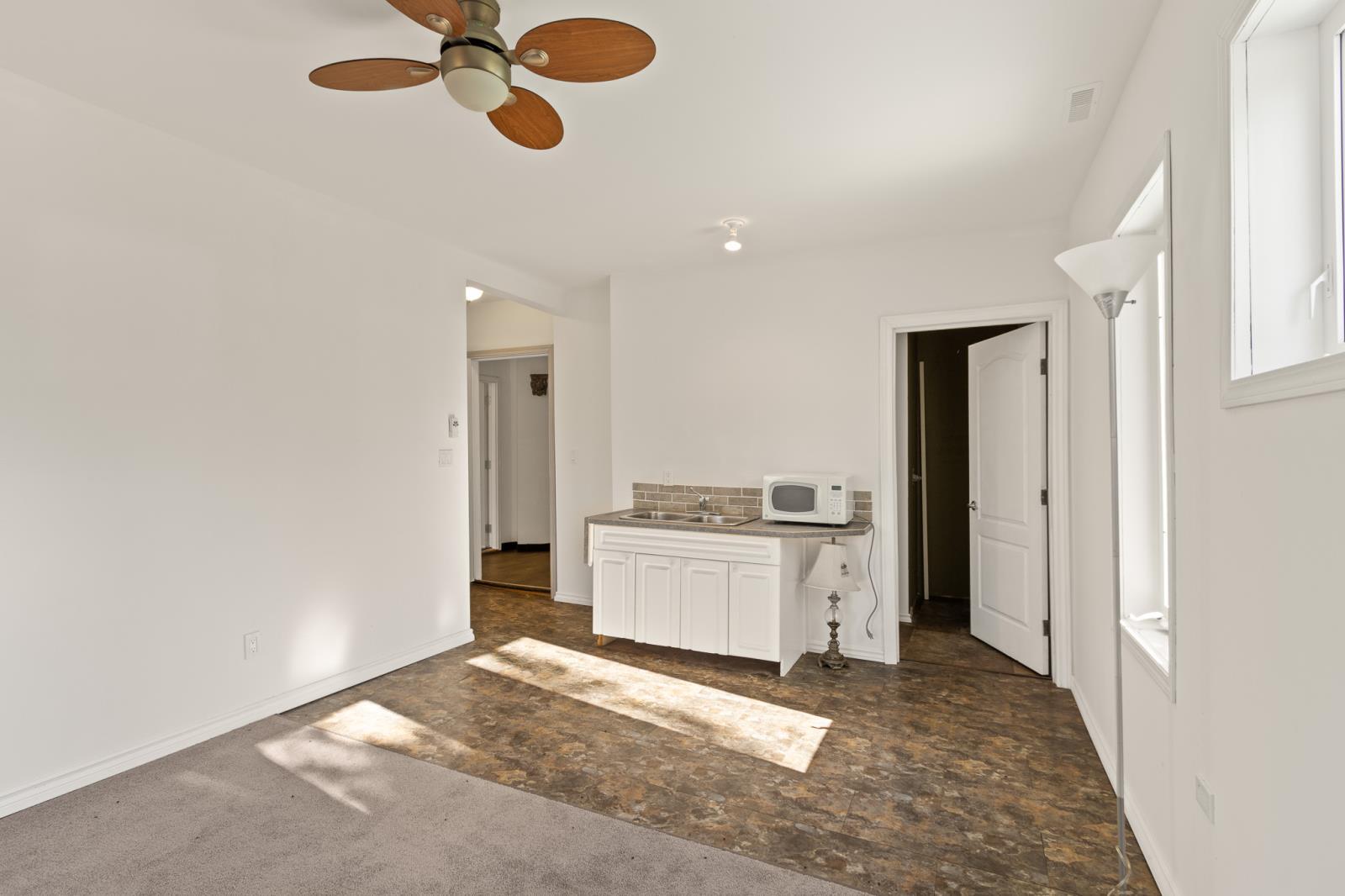 102 2 Avenue, Winfield, AB