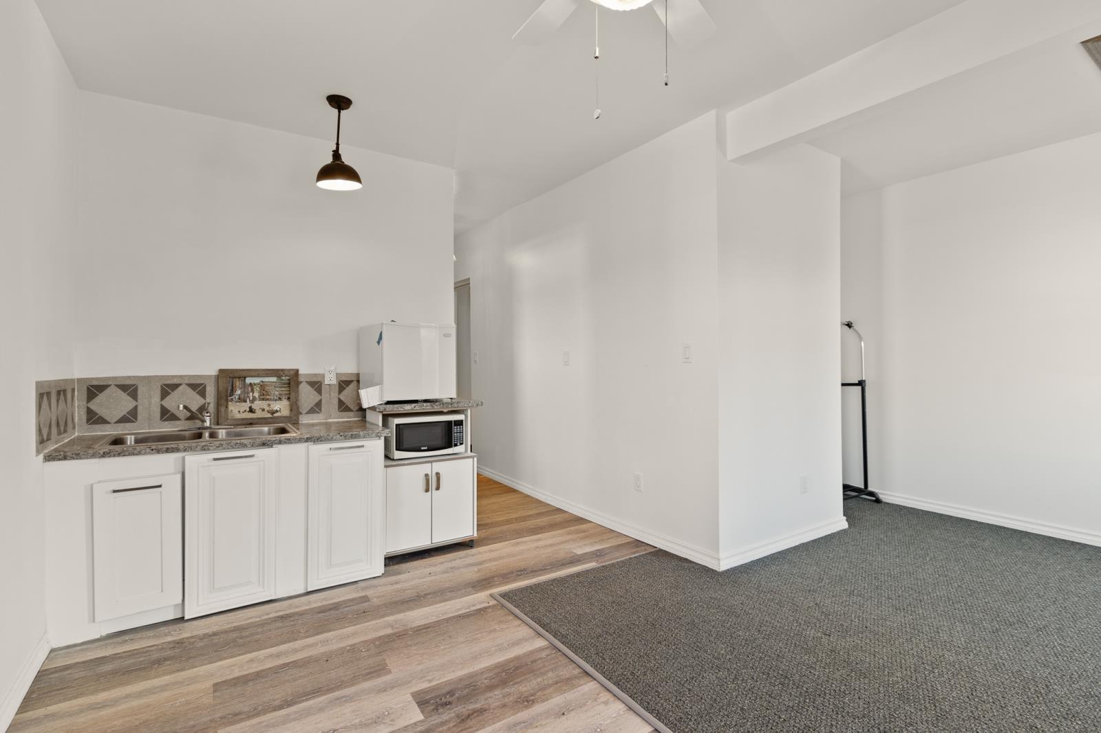 102 2 Avenue, Winfield, AB