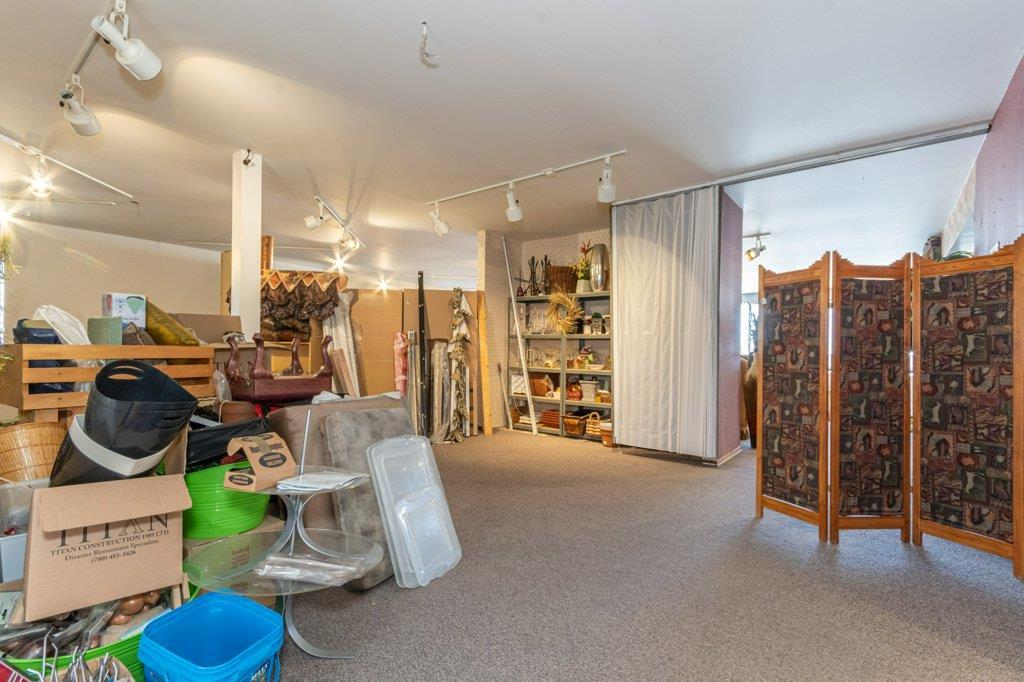 5001 51 Avenue, Wetaskiwin, AB