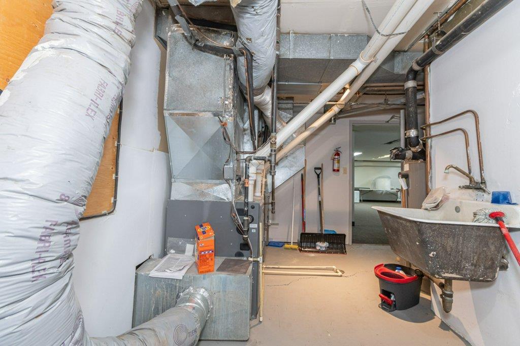 5001 51 Avenue, Wetaskiwin, AB