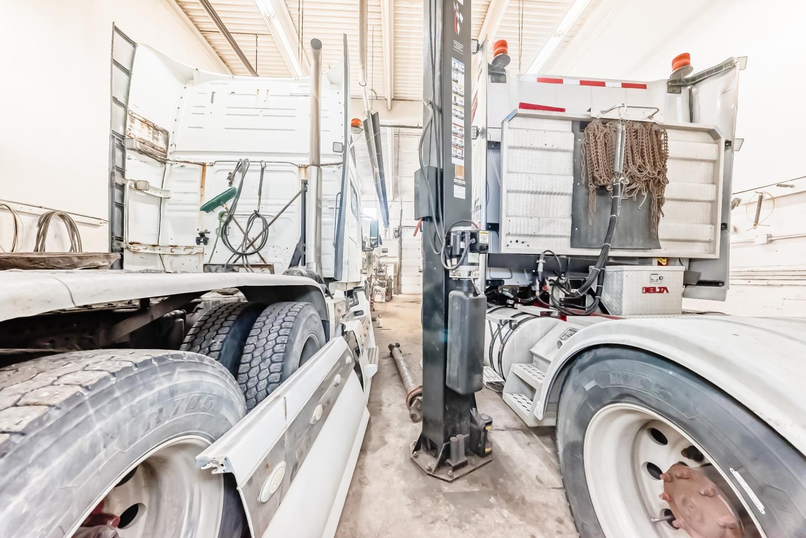 16718 111 Avenue Nw, Edmonton, AB