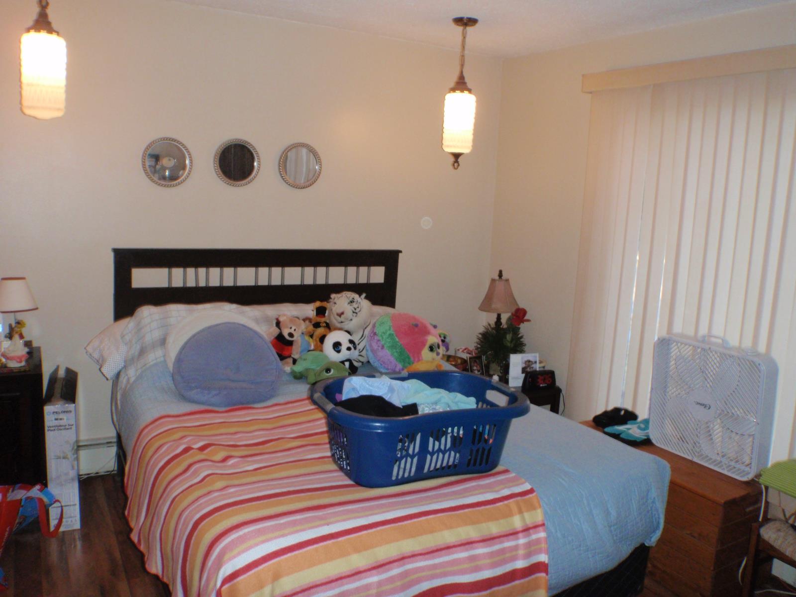 5135 52 Avenue, Barrhead, AB - Indoor Photo Showing Bedroom