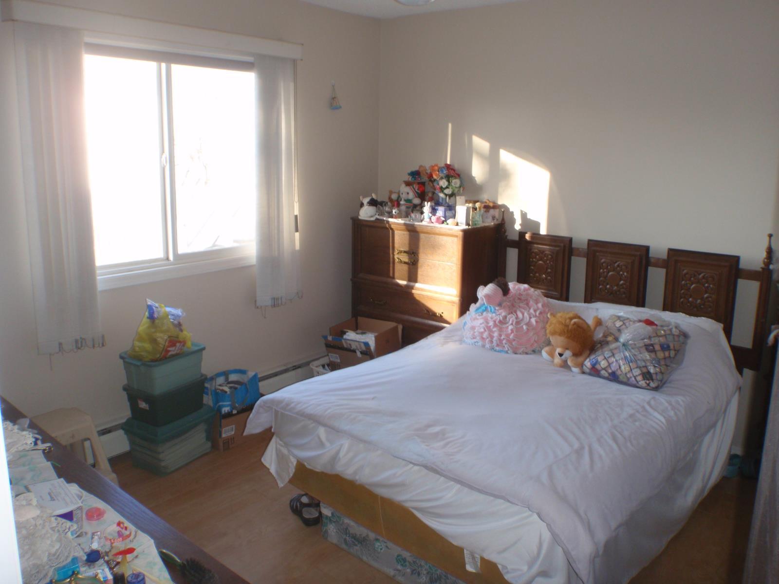 5135 52 Avenue, Barrhead, AB - Indoor Photo Showing Bedroom