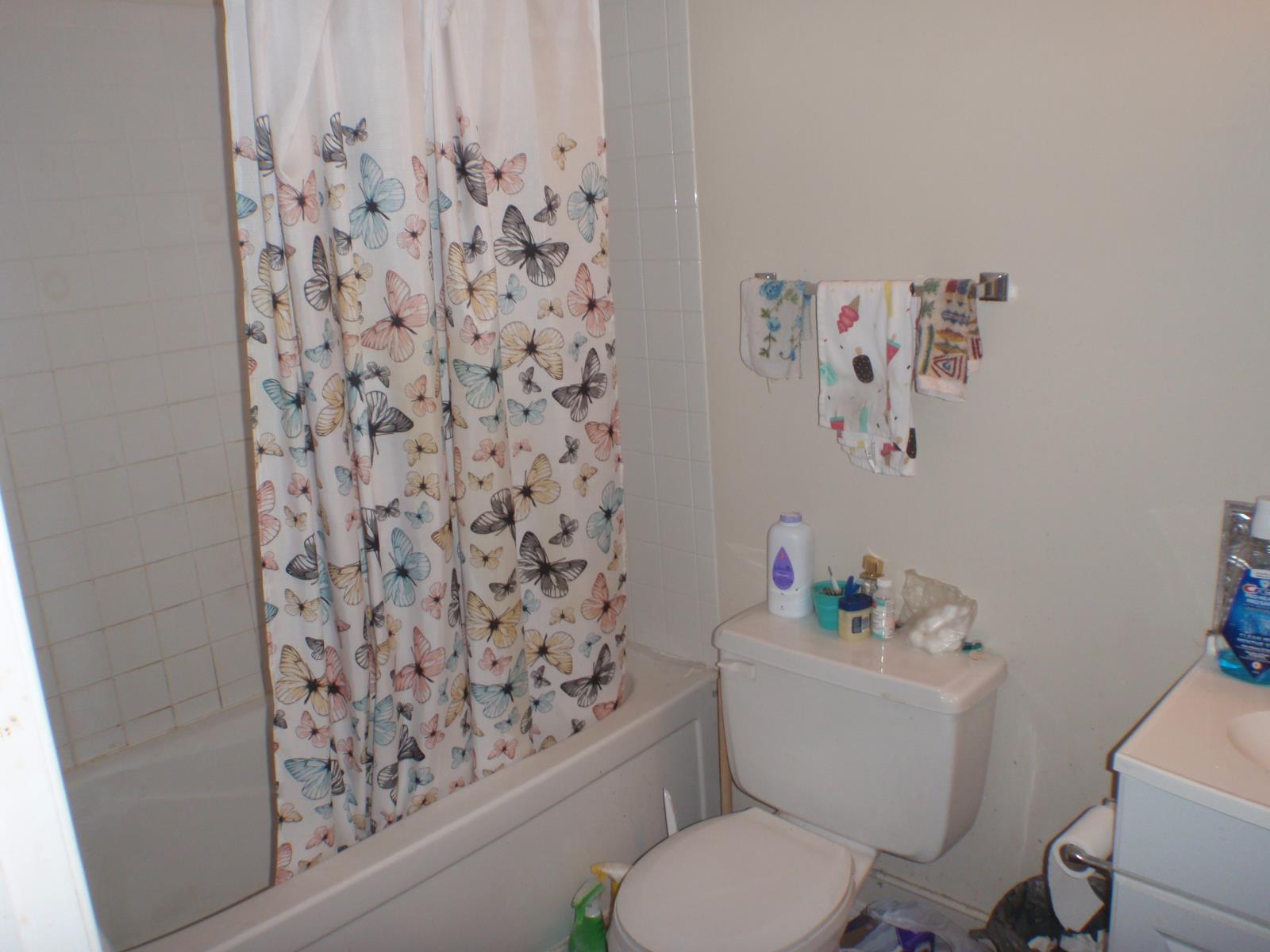5135 52 Avenue, Barrhead, AB - Indoor Photo Showing Bathroom