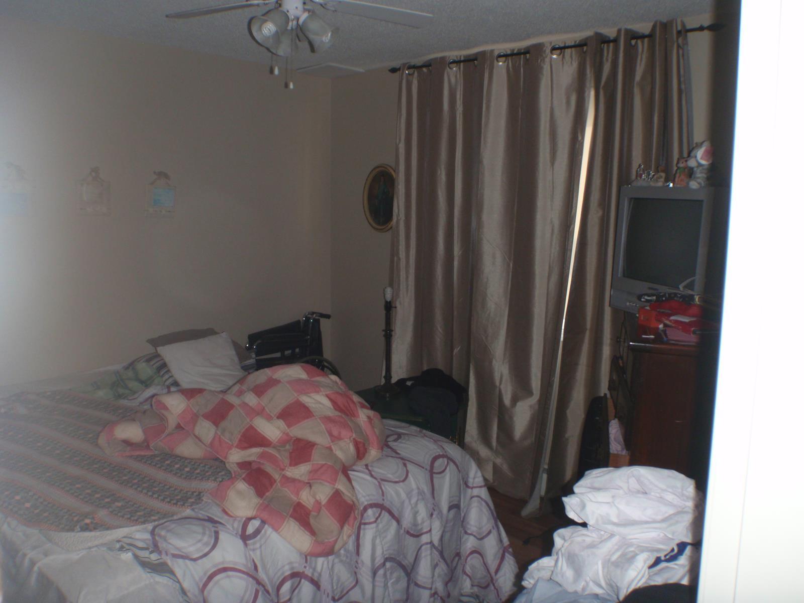 5135 52 Avenue, Barrhead, AB - Indoor Photo Showing Bedroom