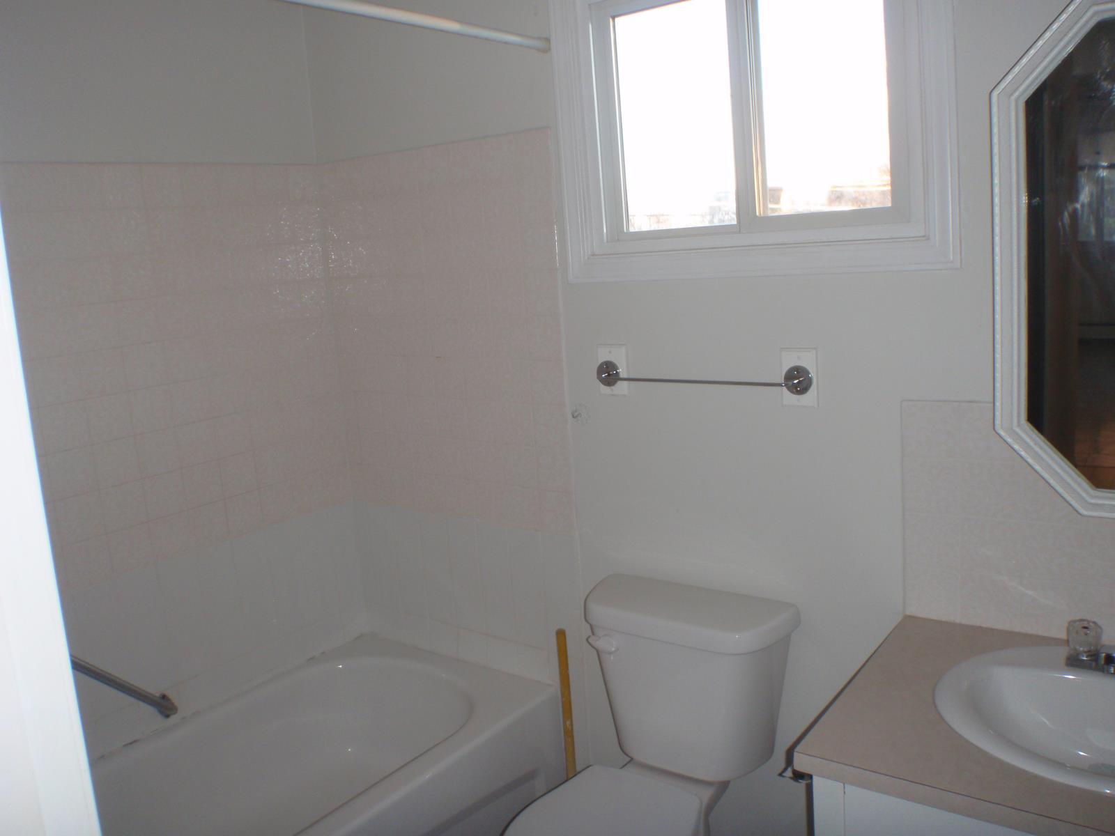 5135 52 Avenue, Barrhead, AB - Indoor Photo Showing Bathroom