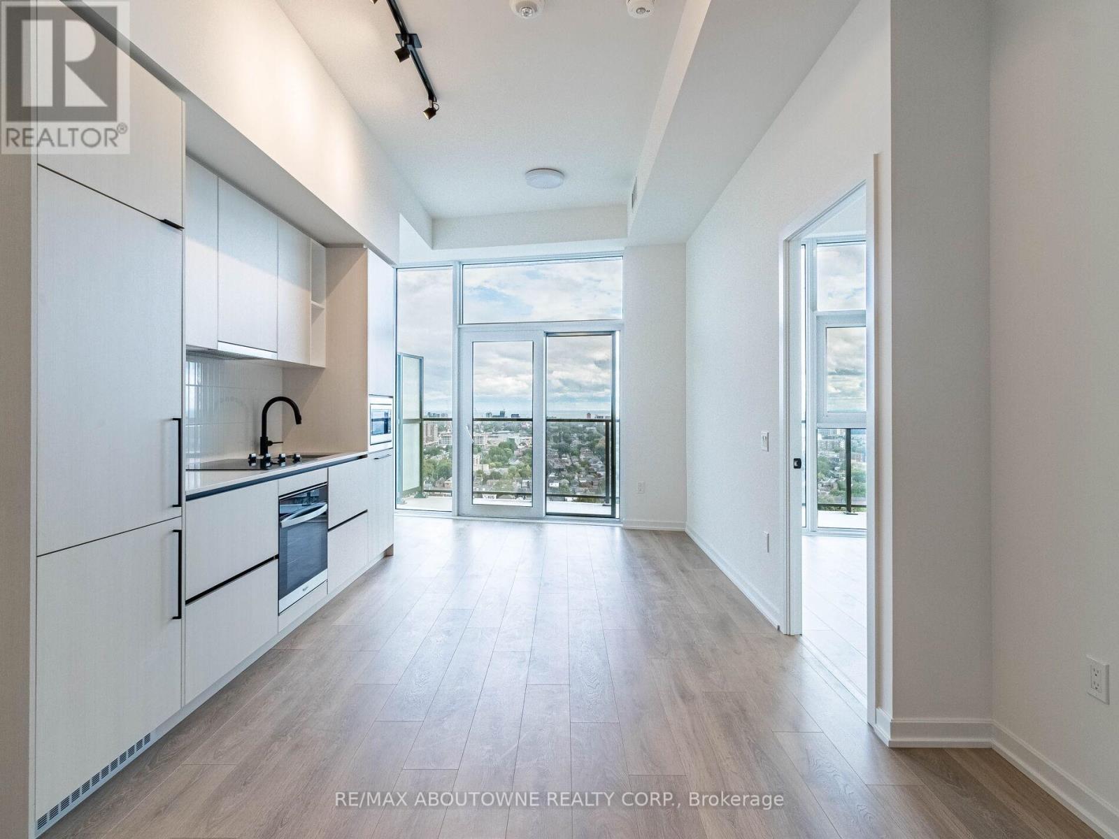 1912 - 10 Graphophone Grove, Toronto, ON - Indoor Photo Showing Other Room