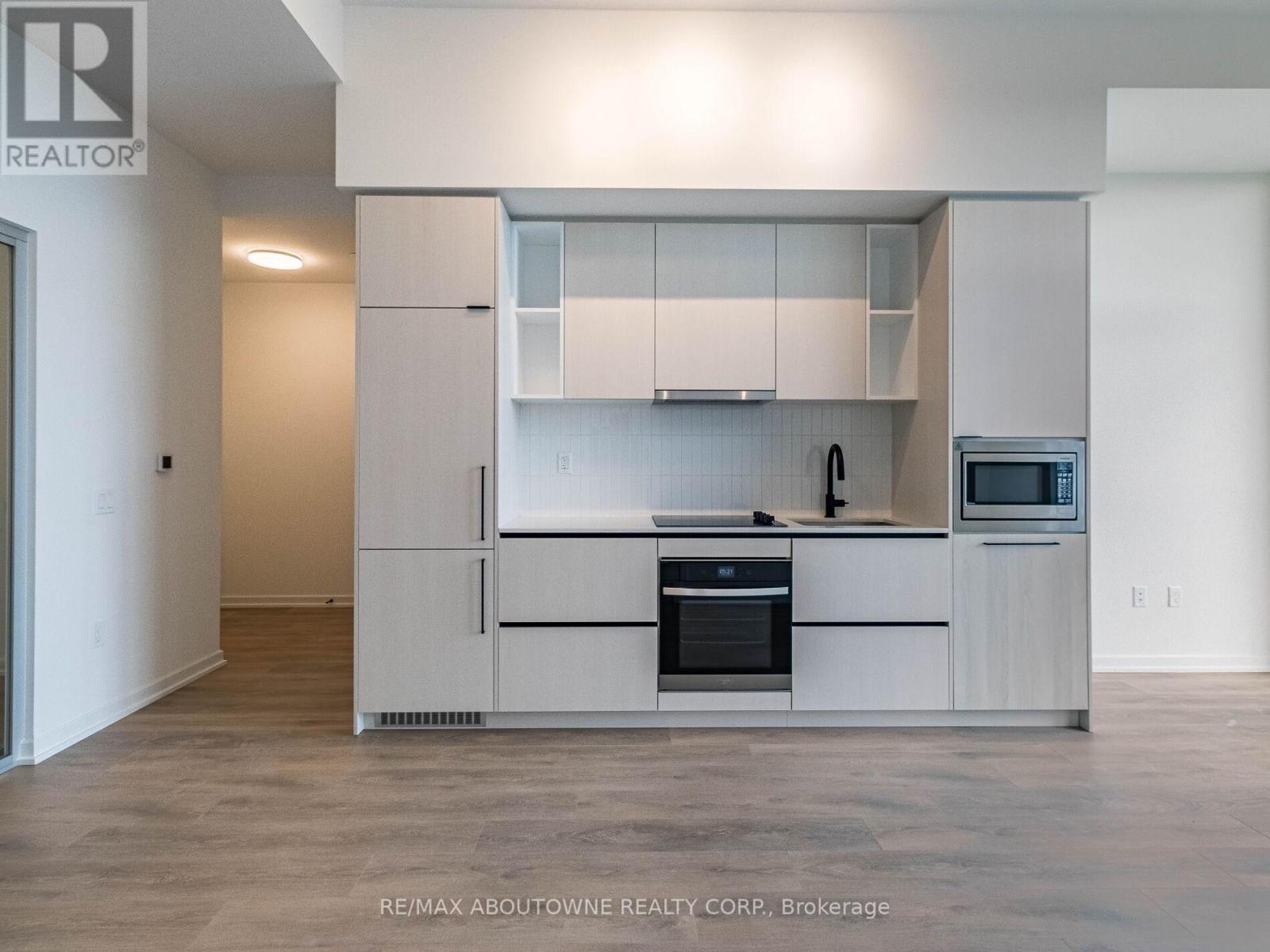 1912 - 10 Graphophone Grove, Toronto, ON - Indoor Photo Showing Kitchen