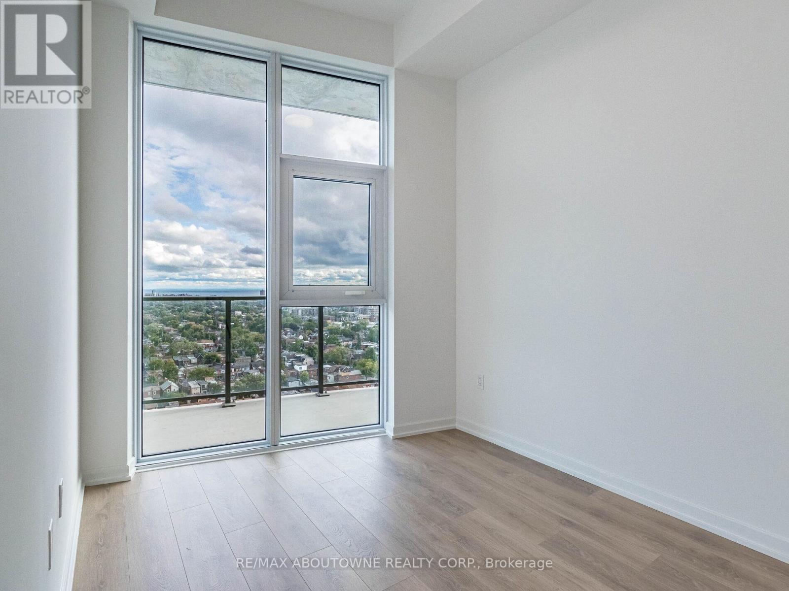 1912 - 10 Graphophone Grove, Toronto, ON - Indoor Photo Showing Other Room
